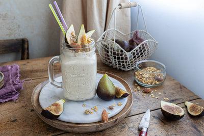 SEPTEMBER SMOOTHIE CON GRANOLA FICO MANDORLE